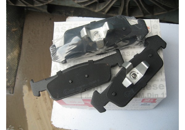 Дискові гальмівні колодки, (передні) Renault Logan II, Sandero II, Sandero Stepway II, Clio IV 1.2, 1.5 dci, 410609646R, 410602396R, 410605612R